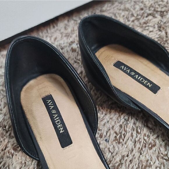 AVA & AIDEN Pointed Flats - Picture 2 of 12